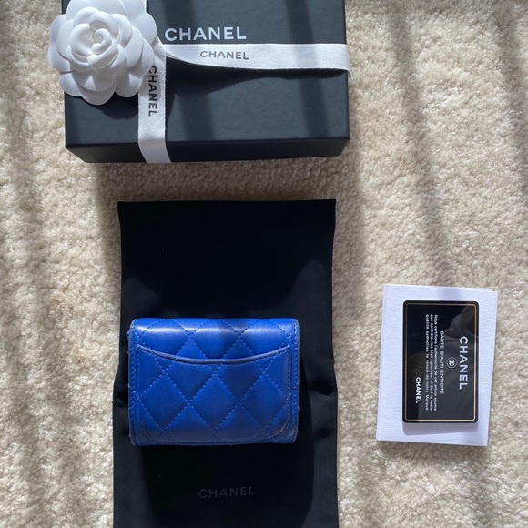 ❌SOLD CHANEL Blue Lambskin Flap Wallet - Picture 3 of 10